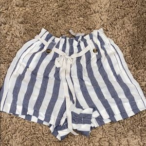 Loose fitted American eagle shorts! New with tags!